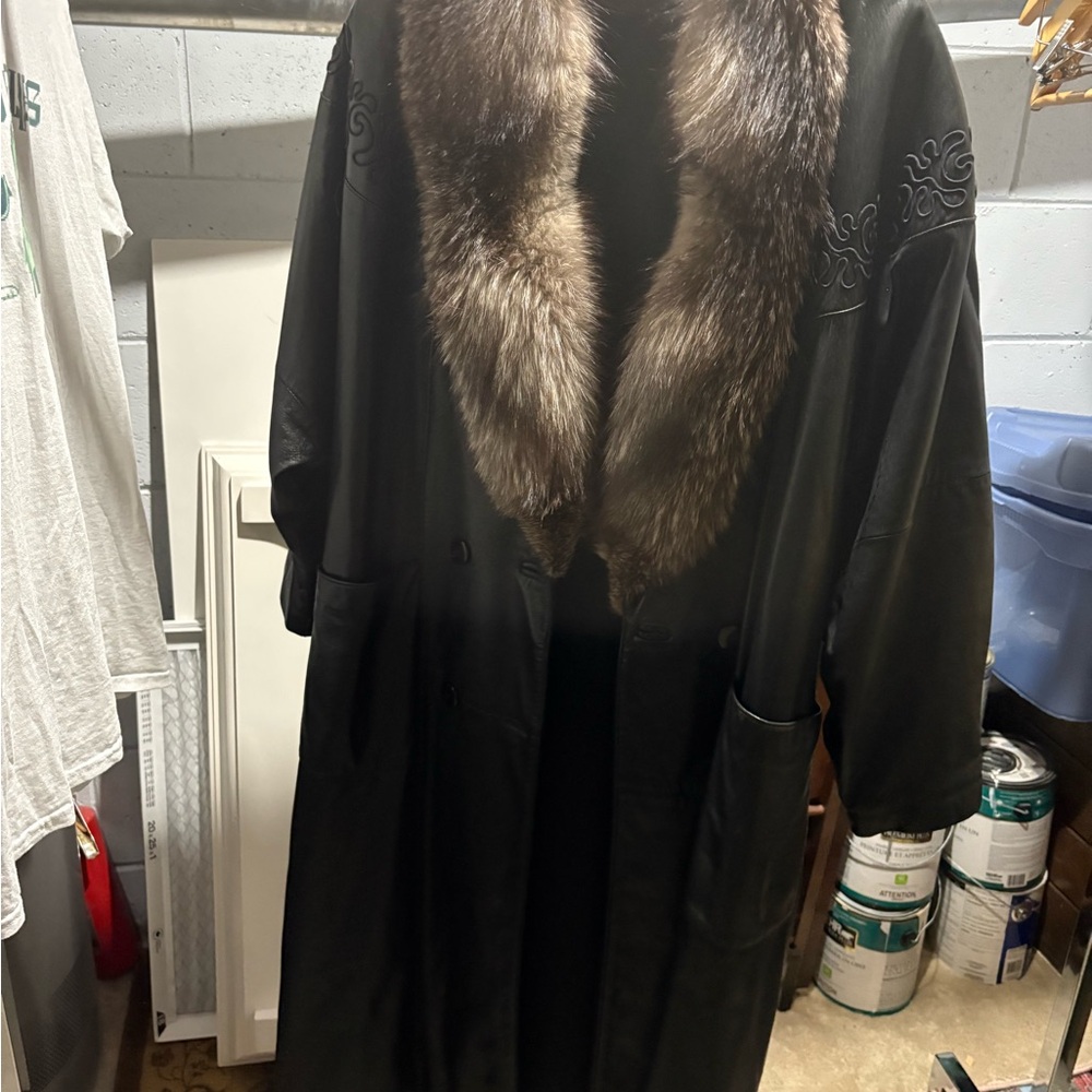Vintage Long Black Leather Coat with Fur Collar
